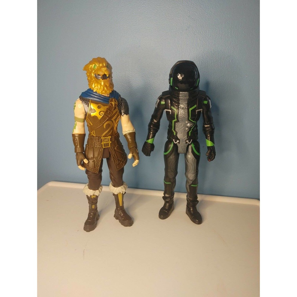 Fortnite 12 Inch Victory Series Figures Battle Hound & Eternal Voyager